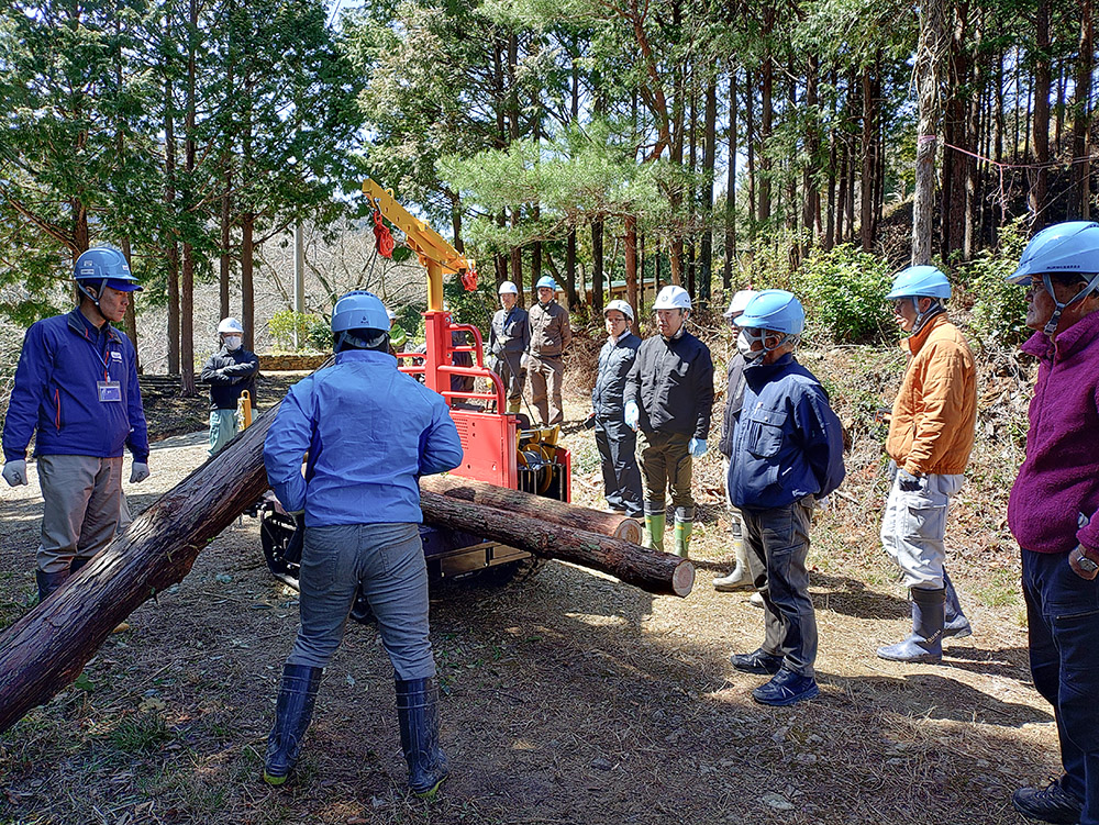 林内作業車を安全に使用する為の講習会を開催しました – 神山杉 | Kamiyama Cedar